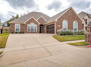 9025 Reata West Dr, Benbrook, TX 76126