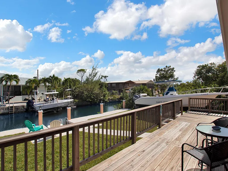 1635 Pandorea Ln — Photo 4
