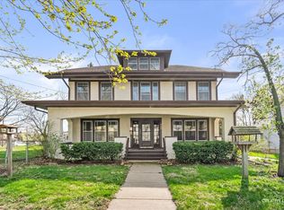427 E Benton St, Aurora, IL