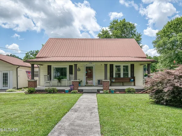 214 Omega St, Harriman, TN 37748
