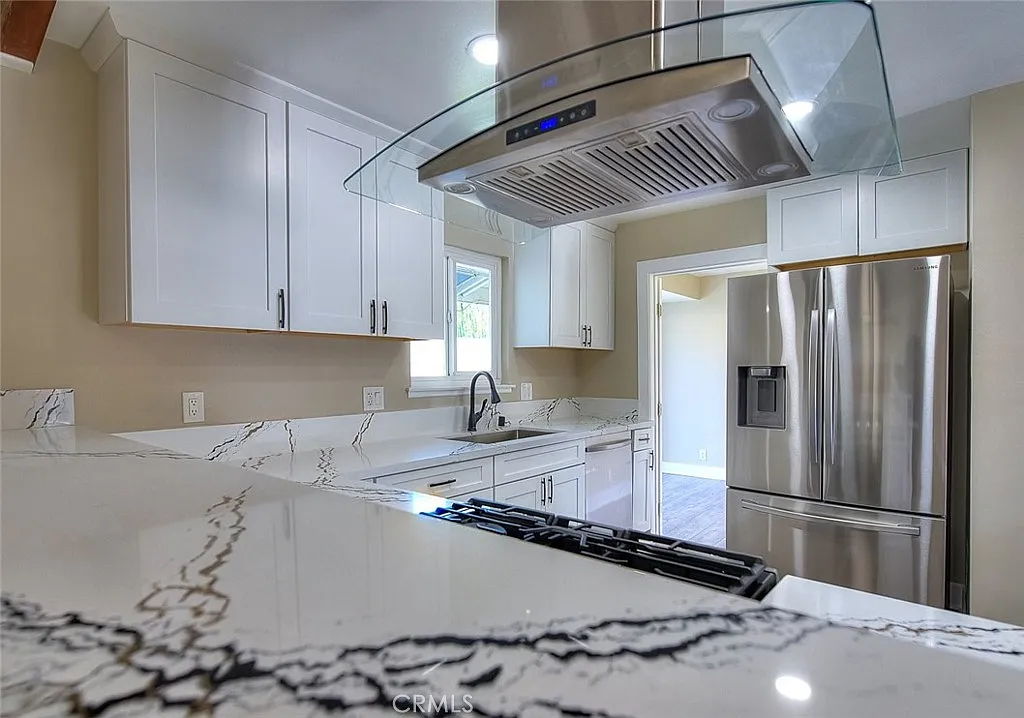 4 bed, 2154 sqft, $3,800 — Photo 3