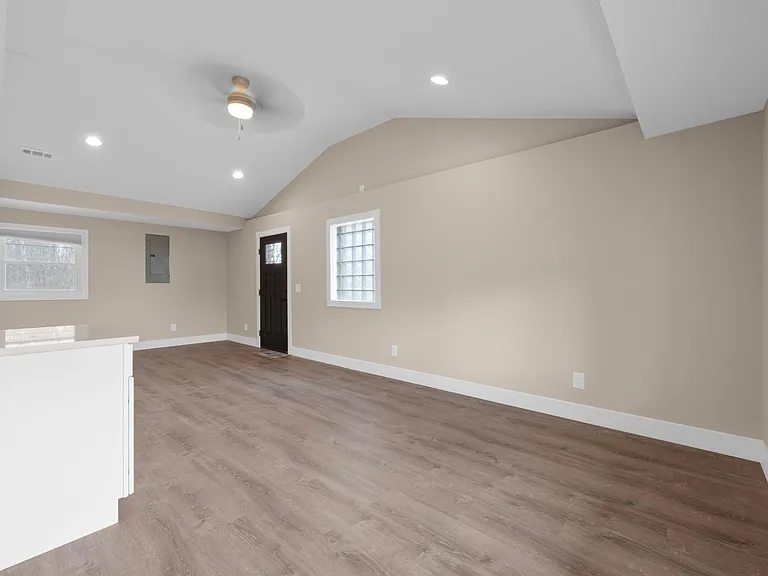3383 Paris Blvd — Photo 40