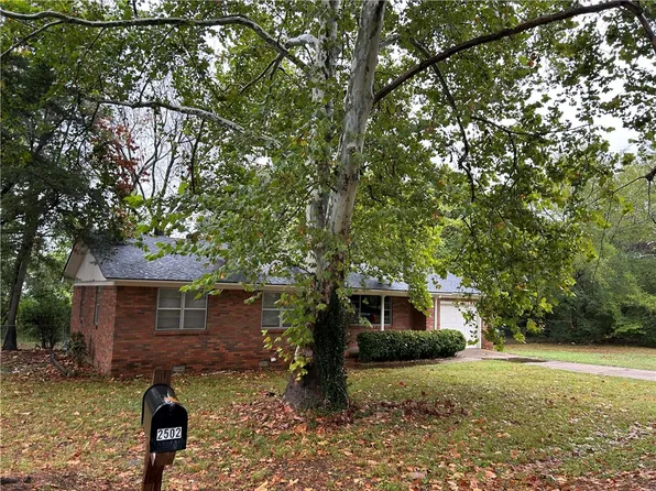 2502 W 2nd St, Russellville, AR 72801