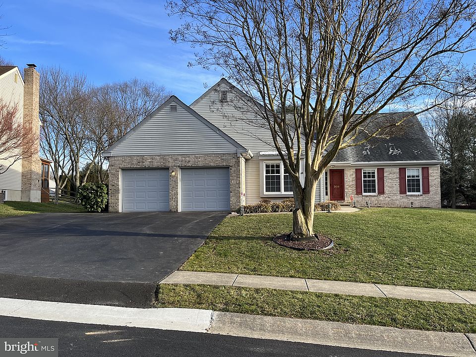 2nd image of 306 Charleston Dr
