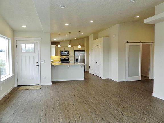 3rd image of 1960 NW Admiralty Cir