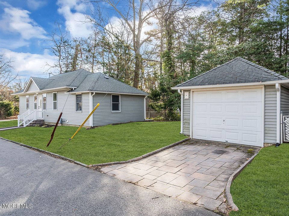1st image of 140 E Camp Walk