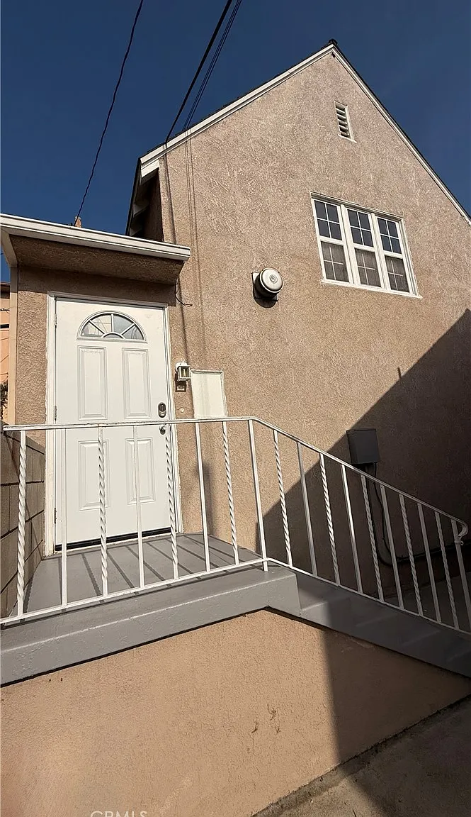 1 bed, 800 sqft, $3,200 — Photo 2