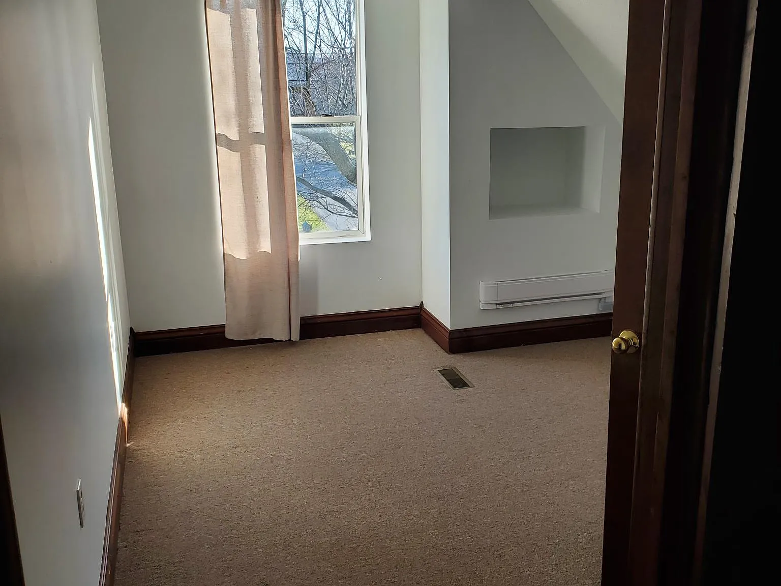 408-2 N Main St — Photo 2
