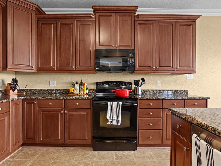 1025 Horton Pl — Photo 15