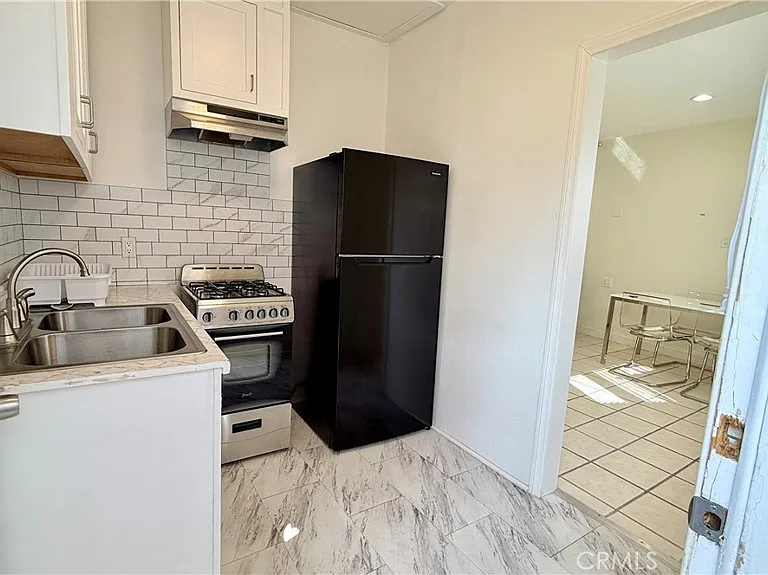 8146 Matilija Ave — Photo 2