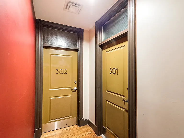 121 W Broad St — Photo 13