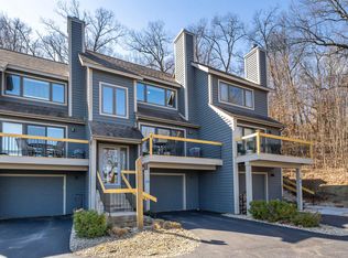 323 Territory Dr, Galena, IL 61036