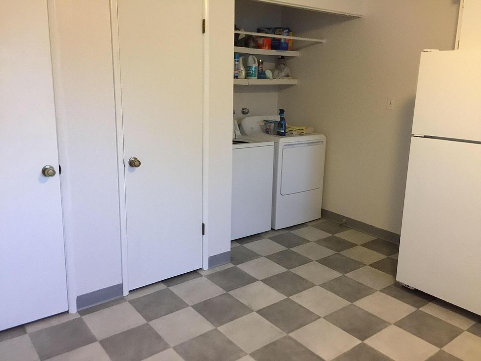 1st image of 165 Crestview Dr #1