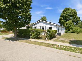 8 Russell St, Brantford, ON N3R 1Y7