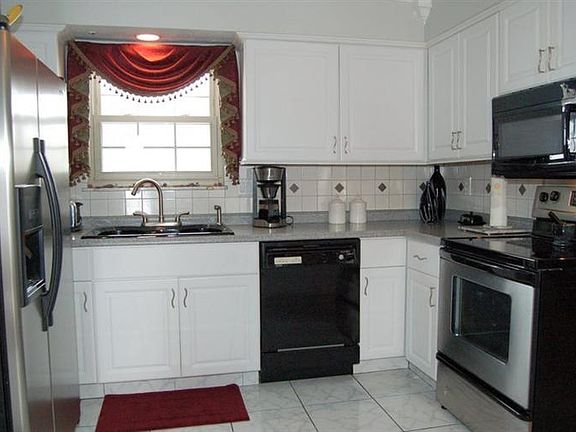 5th image of 7322 Saratoga Ct