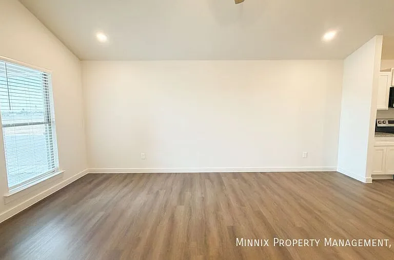 1202 Cottonwood Ave — Photo 7