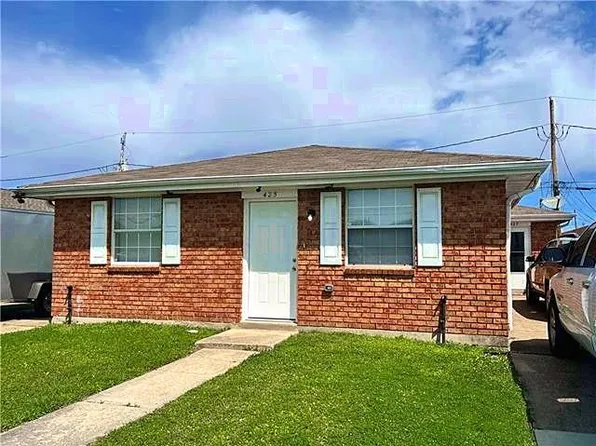 425-27 Dubarry St, Chalmette, LA 70043
