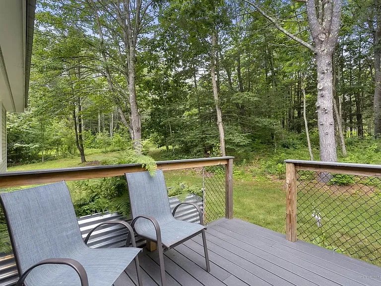 41 Middle Rd — Photo 27