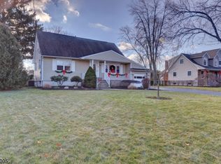 5 Baxter Pl, Pequannock, NJ 07440