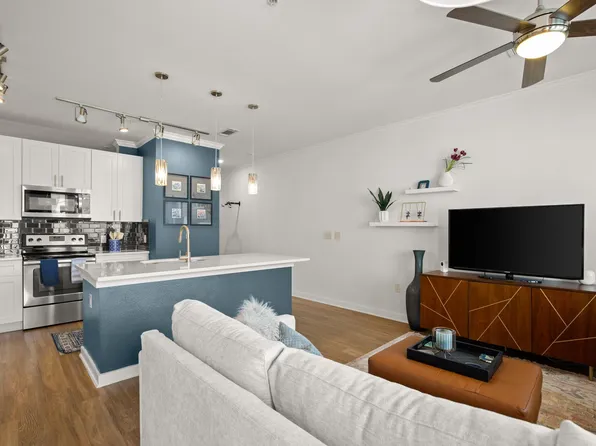 1900 Barton Springs Rd Unit 3038, Austin, TX 78704