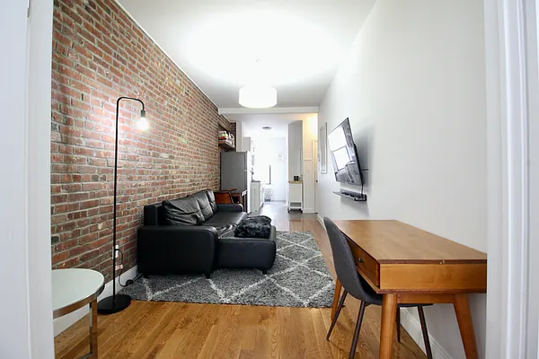 Rented by True Real Estate Group | media 8