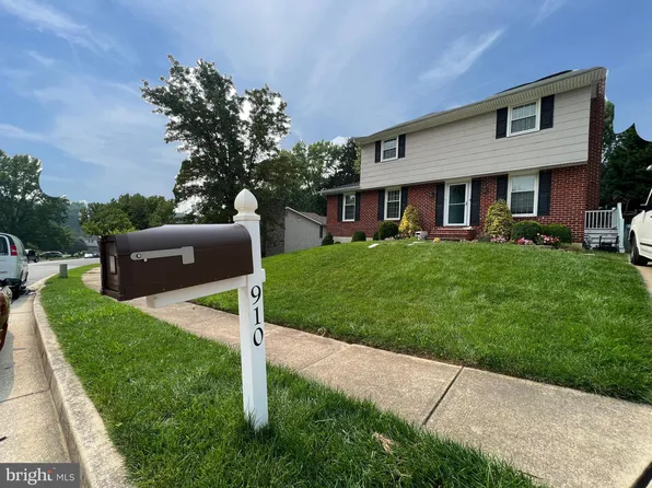 910 Farmstead Rd, Cockeysville, MD 21030