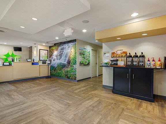 Lobby and Guest Check-in