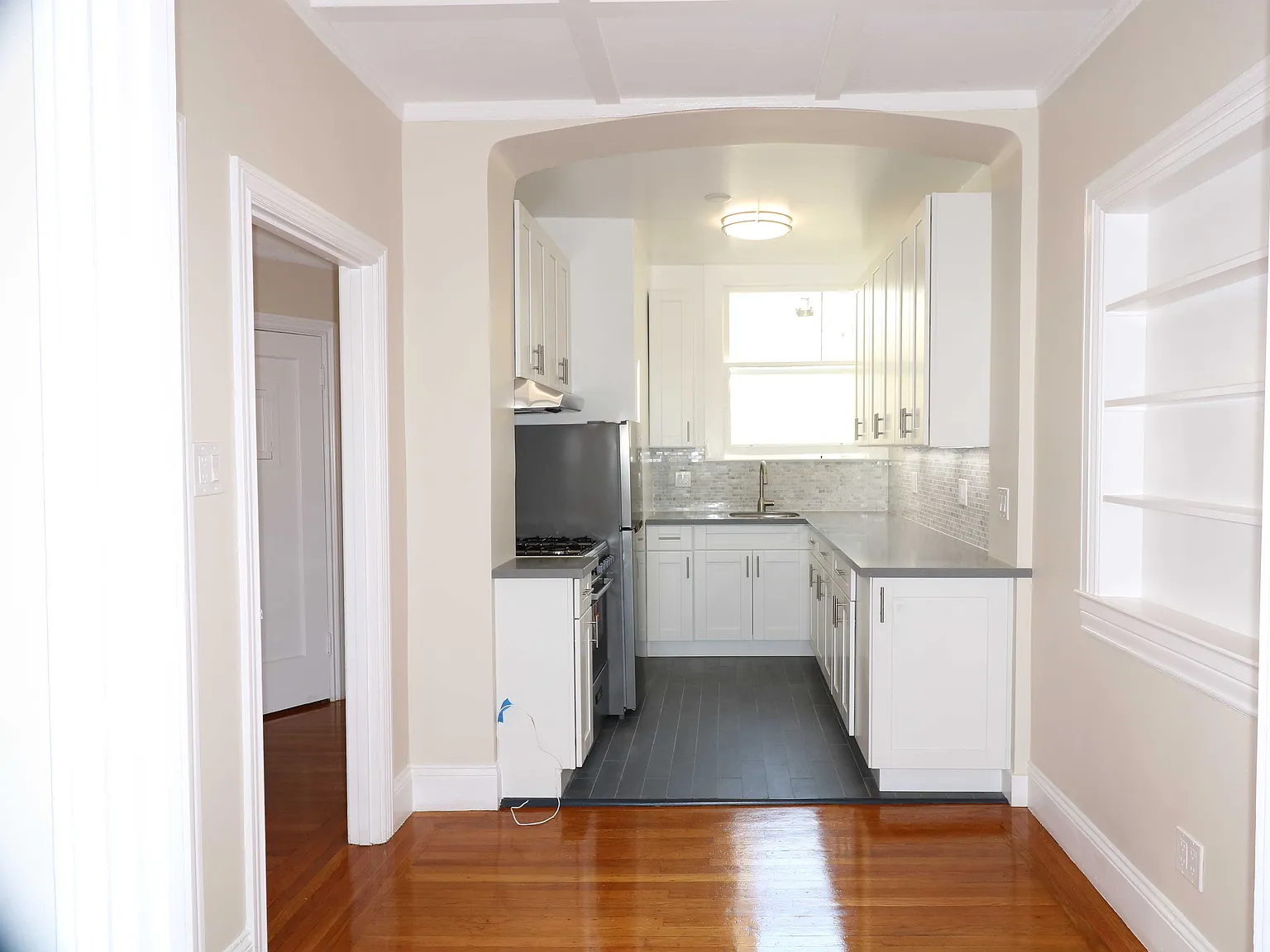 Studio, 550 sqft, $4,500 — Photo 2