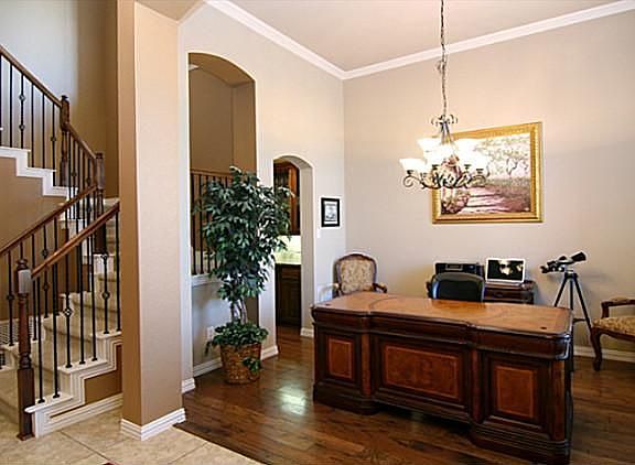 4th image of 1809 Woodway Dr