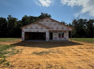 68 Glencove Dr, Lumberton, NC 28360