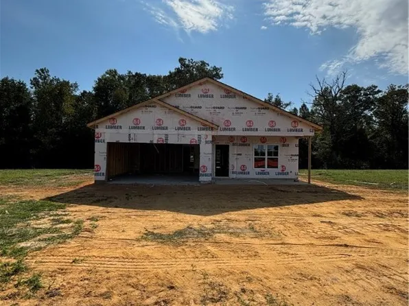 68 Glencove Dr, Lumberton, NC 28360