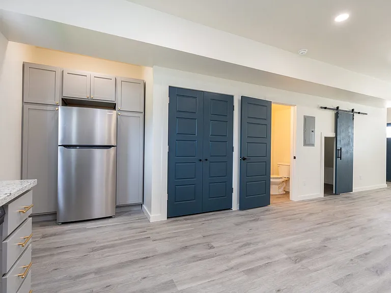 2885 N Oliver St — Photo 24