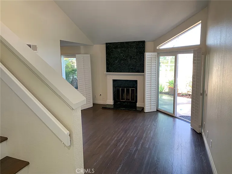 311 Stanford Ct — Photo 5