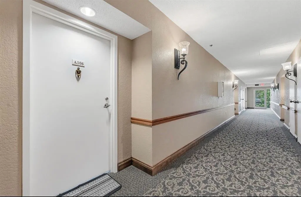 1 bed, 1.5 bath, 740 sqft, $1,550 — Photo 4