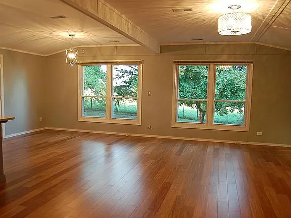 5th image of 1219 Clover Hill Ln