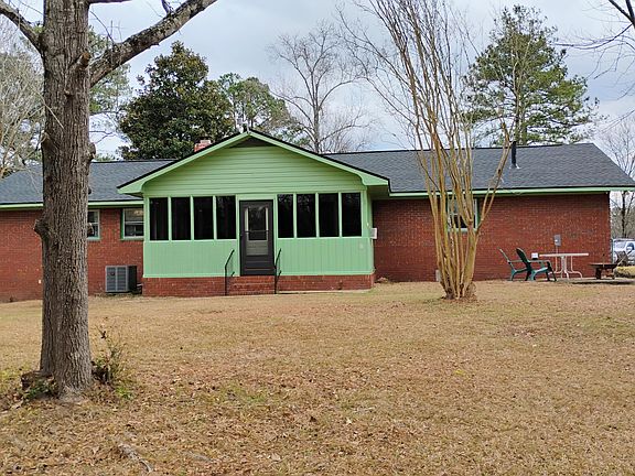 2nd image of 3945 Meadowbrook Dr