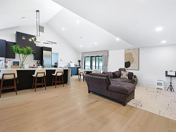 3rd image of 5 Market Lane