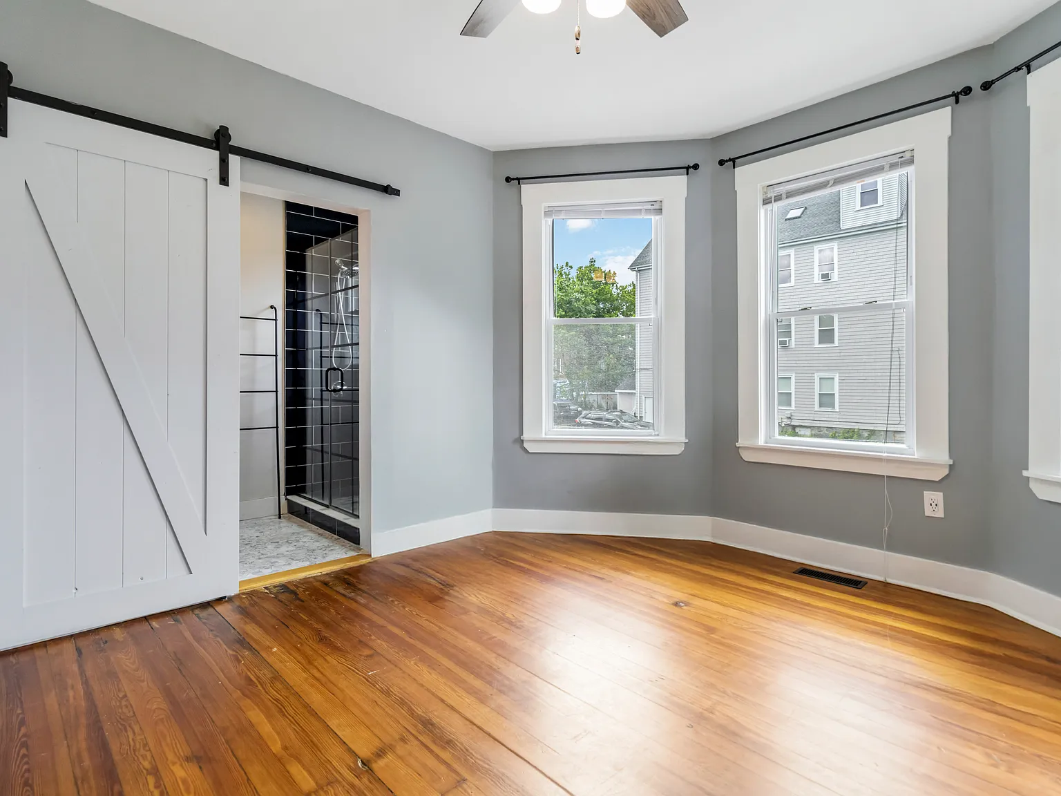 3 bed, 1299 sqft, $3,600 — Photo 4
