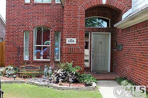 1st image of 3325 Woodglen Dr