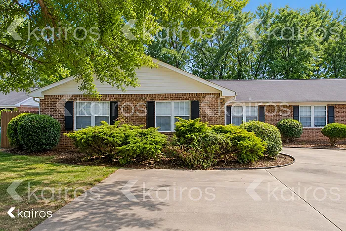 3 bed, 2.0 bath, 1307 sqft, $1,495 — Photo 1
