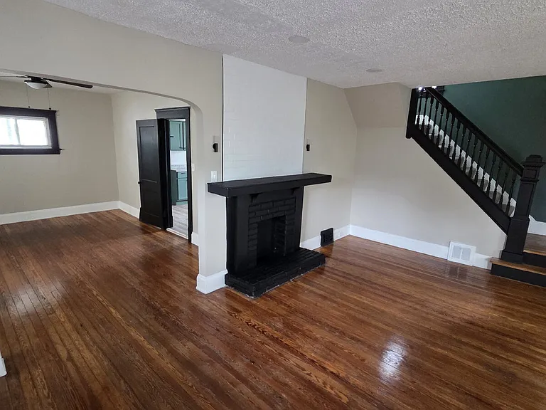 3622 Cecilia Ave — Photo 2