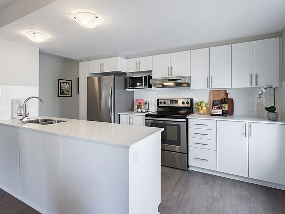 2nd image of 1811 A Frobisher Ln #1815A