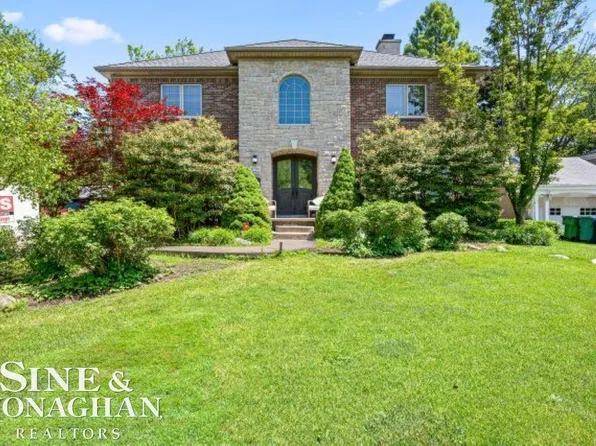 1036 Whittier Rd, Grosse Pointe Park, MI 48230