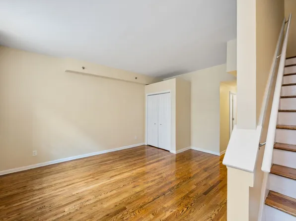 341 Monmouth Street image 9 of 17