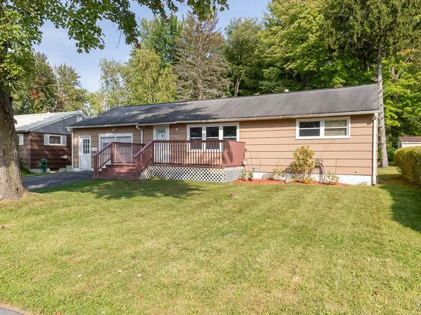 204 Wadsworth Rd, North Syracuse, NY 13212