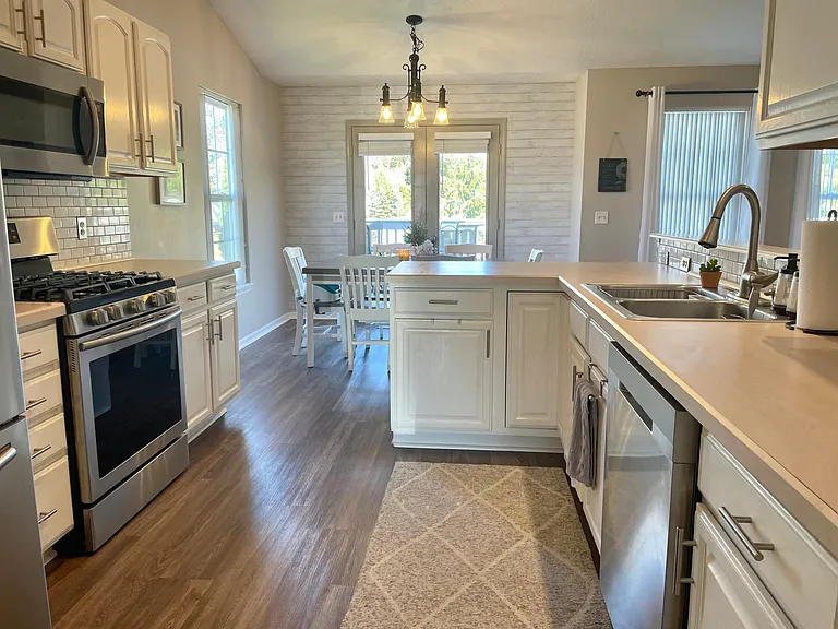 4409 Quarry Ln — Photo 2