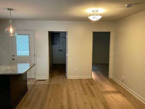 4th image of 1287 Janice Rd
