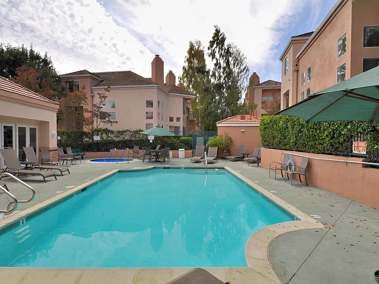 COmmunity swimming pool and hot tub
