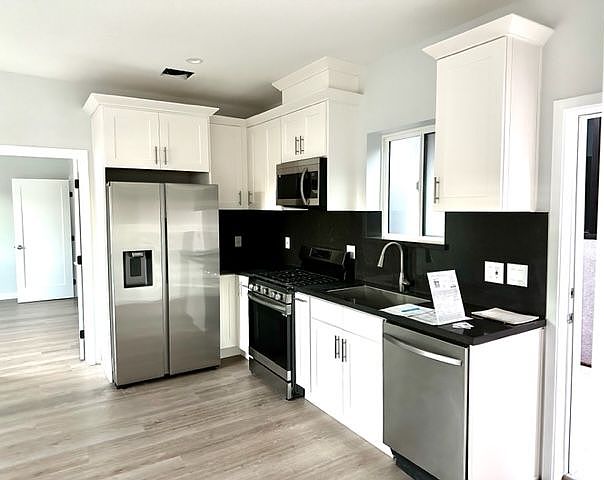 1st image of 19421 Ventura Blvd #4