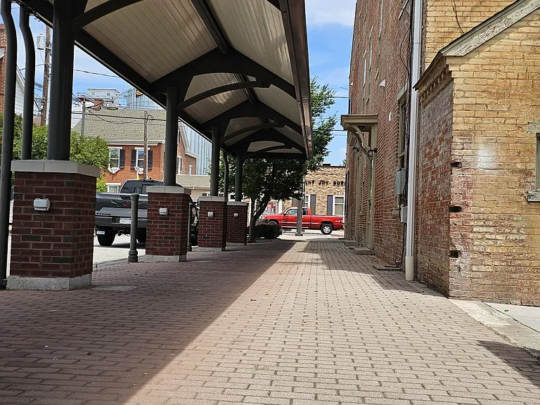5 Delta St — Photo 8